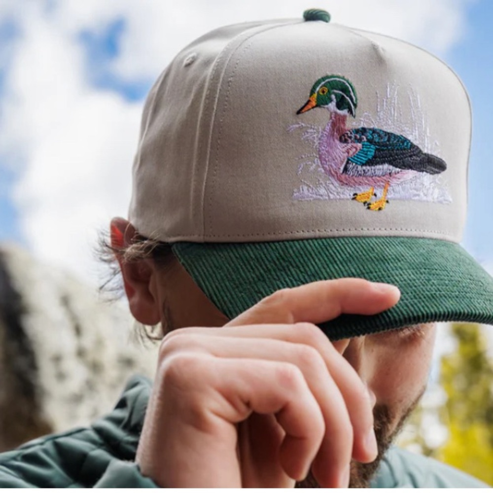Waggle Men's Woody Mallard Duck Embroidery Golf Hat Green Corduroy Golfing cap